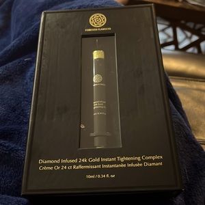 Forever Flawless Diamond Infused 24k gold Instant Tightening Complex Crème 10ml